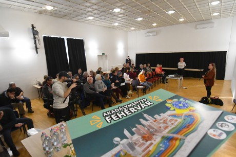 Akadálymentes Fehérvár – a nagyszabású kutatást ismertették az Öreghegyi Közösségi Házban